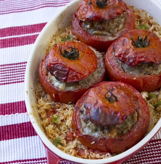 Recette de tomates farcies façon grand-mère avec riz : un plat traditionnel et savoureux