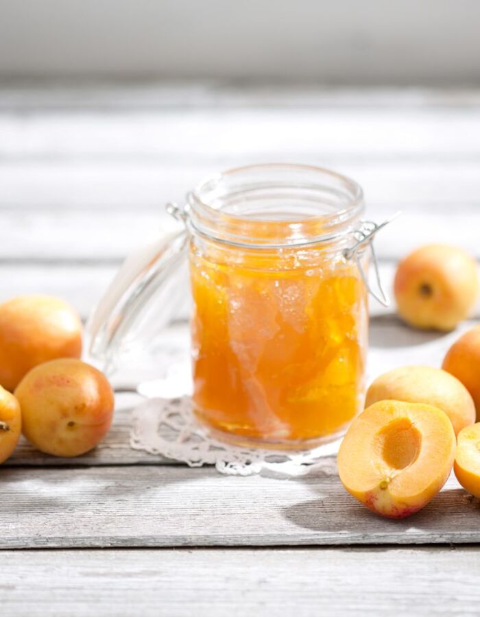 Préparation confiture abricot