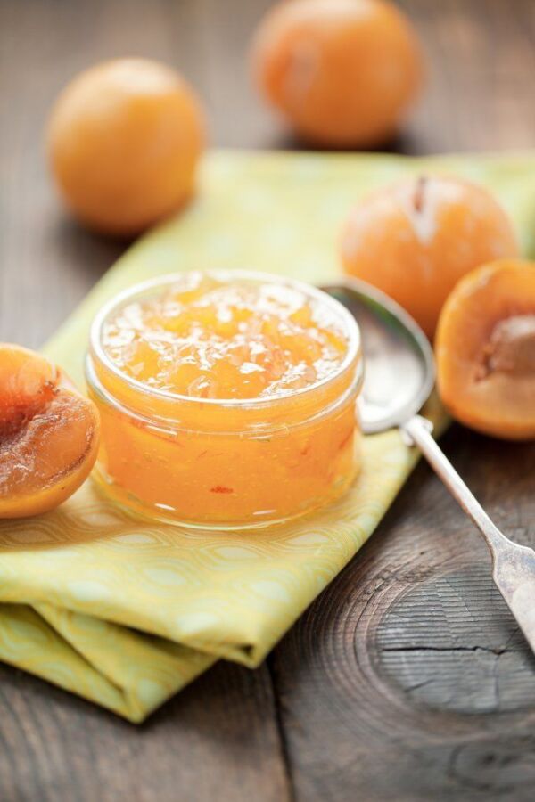 Pot de confiture au mirabelle